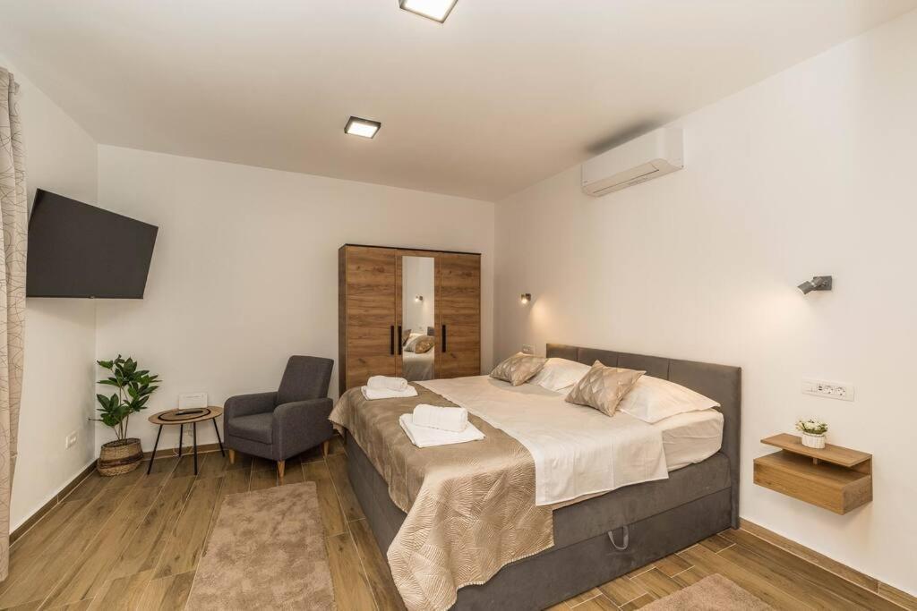 Apartment Zorenija *